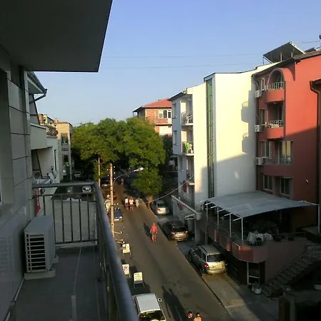 Alexandrov Apartment *
